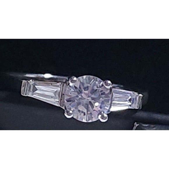 Sterling Silver and Cubic Zirconia Ring Size 8 - Picture 5 of 5